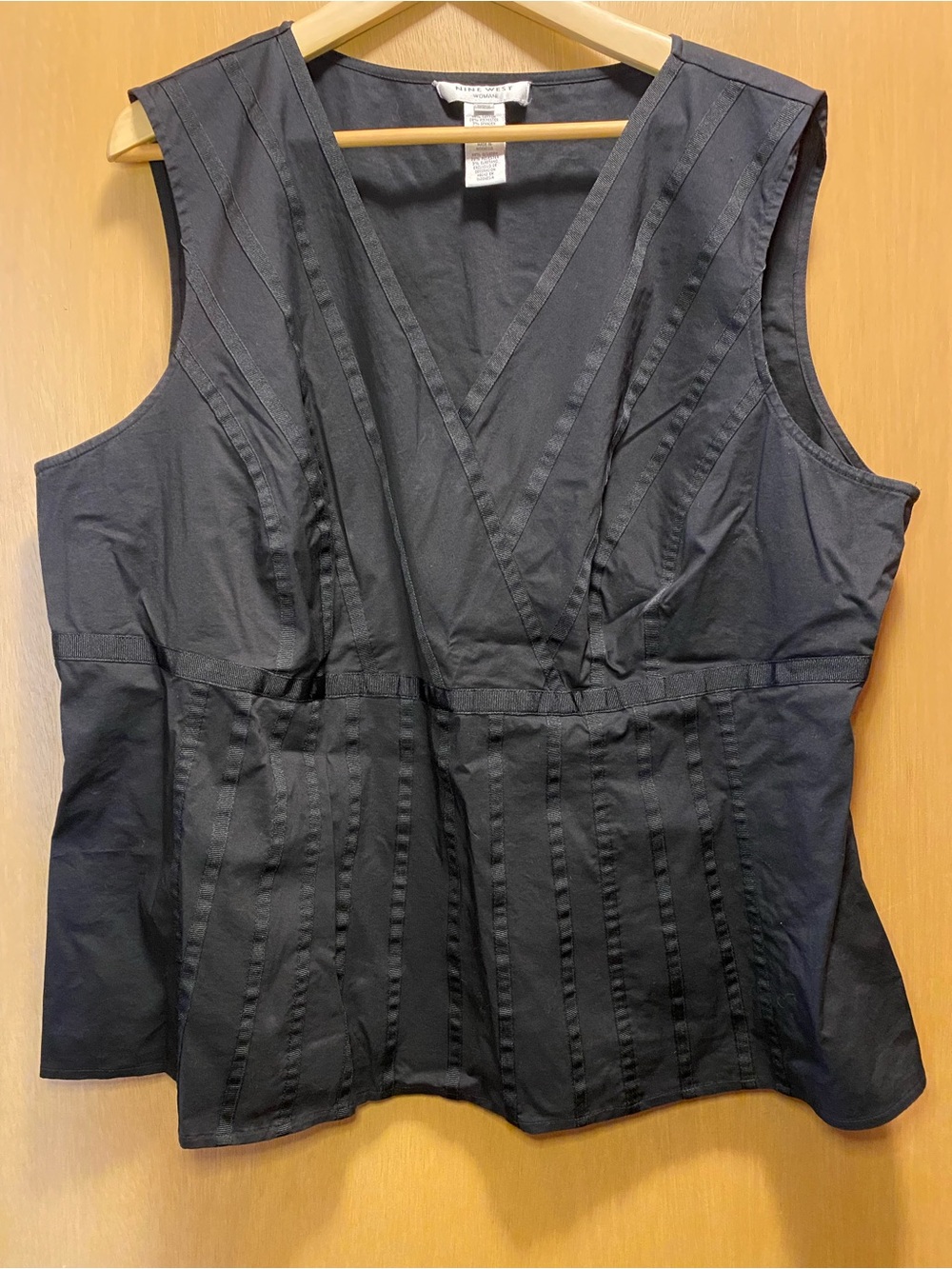 Nine West V neck sleeveless top women’s plus size 22